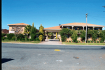 Grand Manor Motor Inn - Tourism Search