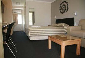 Queensgate Motel - Tourism Search 0