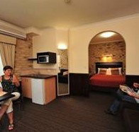 Highlander Motor Inn And Apartments - Tourism Search