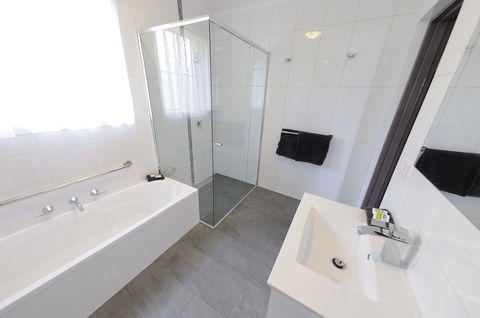 Greenvale Holiday Units - Tourism Search 3