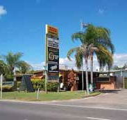 Queens Beach Motor Hotel - Tourism Search