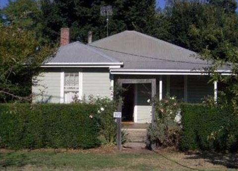 Honeysuckle Cottage Jingellic - Tourism Search 0