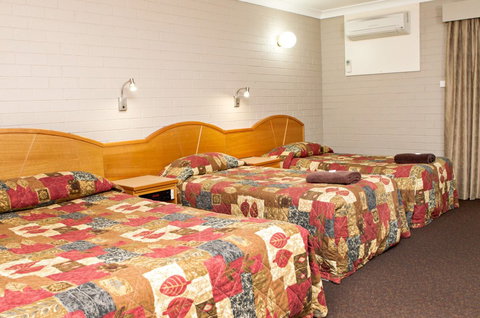 Hilltops Retreat Motor Inn - Tourism Search 2