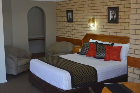 Hilltops Retreat Motor Inn - Tourism Search 4