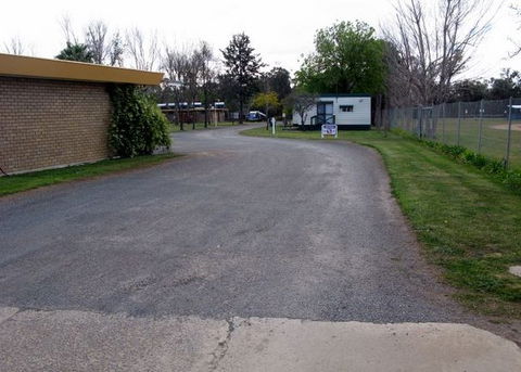 Jerilderie Motel And Caravan Park - Tourism Search 1