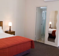 Coachmans Inn Warwick - Tourism Search