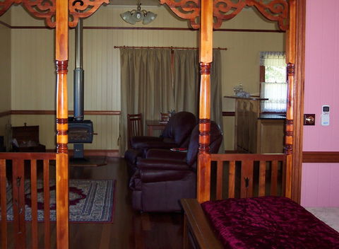 R On The Downs Rural Retreat - Tourism Search 3