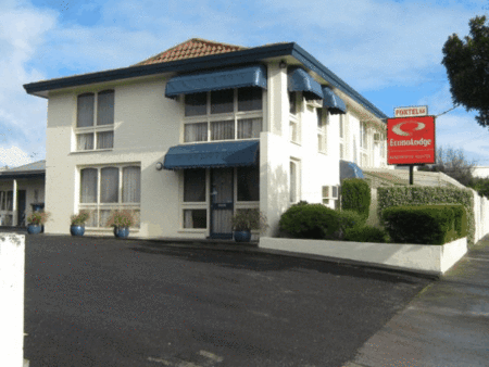 Econo Lodge Hacienda Motel - Tourism Search