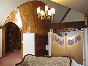 A Camelot Tower & Penthouse - Tourism Search 12