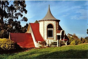 A Camelot Tower & Penthouse - Tourism Search 23