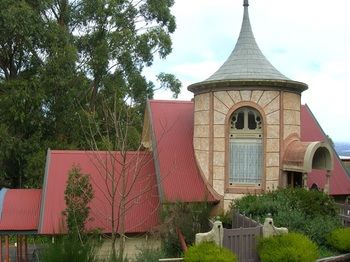 A Camelot Tower & Penthouse - Tourism Search 25