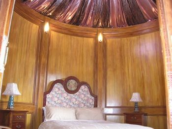 A Camelot Tower & Penthouse - Tourism Search 27