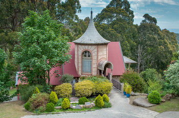A Camelot Tower & Penthouse - Tourism Search 30