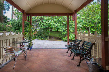 A Camelot Tower & Penthouse - Tourism Search 47