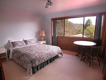 A Camelot Tower & Penthouse - Tourism Search 4