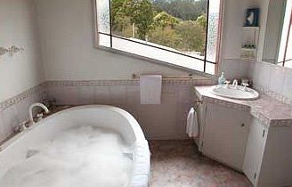 A Camelot Tower & Penthouse - Tourism Search 5