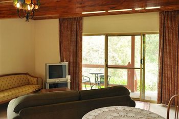 A Camelot Tower & Penthouse - Tourism Search 10