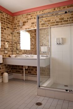 Airport Motel Sir Francis Drake - Tourism Search 4