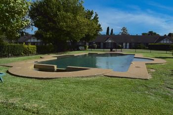 Airport Motel Sir Francis Drake - Tourism Search 24