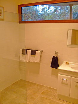 Valley Farm Vineyard Cottages - Tourism Search 12