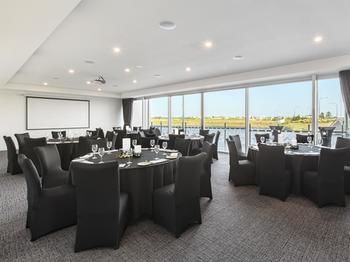 Best Western Plus Lake Kawana Hotel - Tourism Search 12
