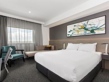 Best Western Plus Lake Kawana Hotel - Tourism Search 42
