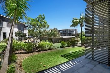 Magenta Studio Room - Tourism Search 8