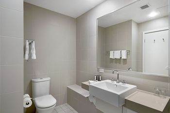 Magenta Studio Room - Tourism Search 9