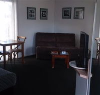 Budget On The Lake - Tourism Search