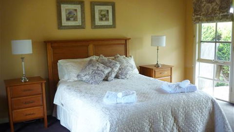 Amelda's Towerhill - Tourism Search 1