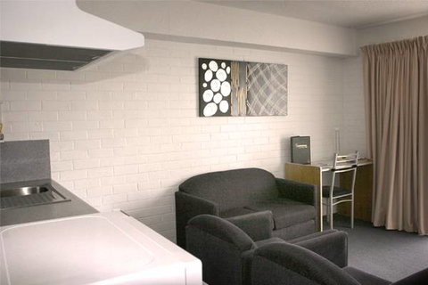 Adina Place Motel Apartments - Tourism Search 2