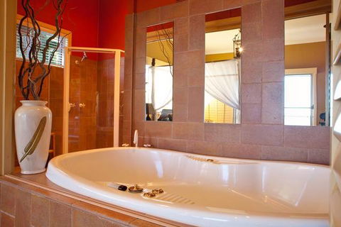 Avocado Sunset Bed & Breakfast - Tourism Search 2