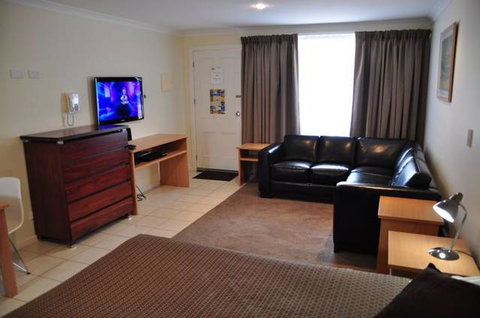 Emu Point Motel & Apartments - Tourism Search 3