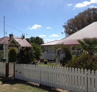 Tenterfield Luxury Historic c1895 Cottage - Tourism Search