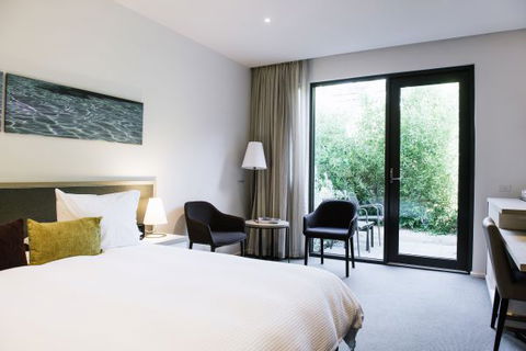 Flinders Hotel - Tourism Search 1