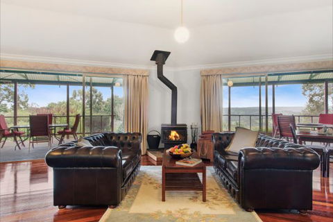 Shambhala Guesthouse - Tourism Search 3