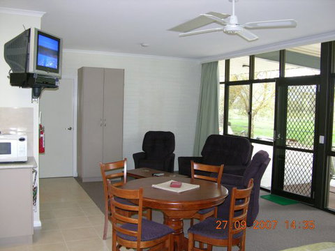 Myrtleford Masonic Units - Tourism Search 1