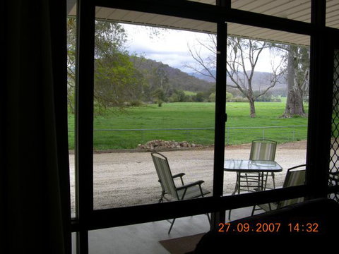 Myrtleford Masonic Units - Tourism Search 6