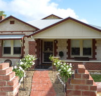 Two Cow Cottage Bed and Breakfast - Tourism Search