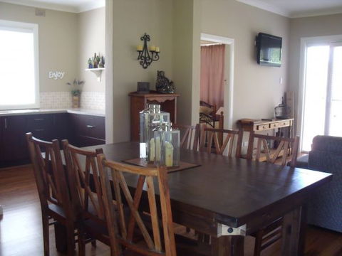 White Cedars Cottage - Tourism Search 1