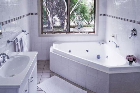 Allusion Cottages - Tourism Search 3