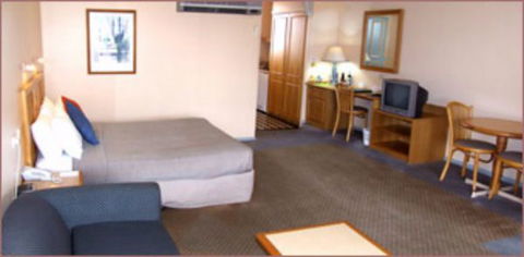 Federation Motor Inn Young - Tourism Search 1