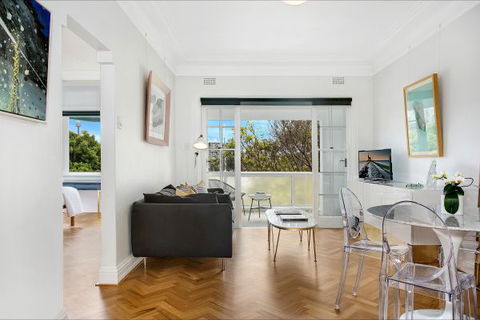 New Beach Apartment - Tourism Search 7