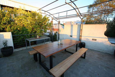 Two Five Zero / Richmond - Tourism Search 9