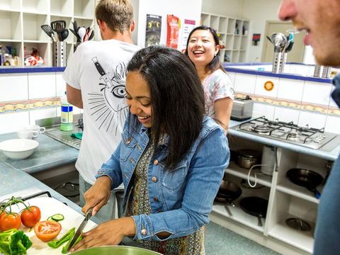 Adelaide Central YHA - Tourism Search 6