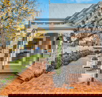 Grandview Accommodation - The Elm Tree Apartments - Tourism Search