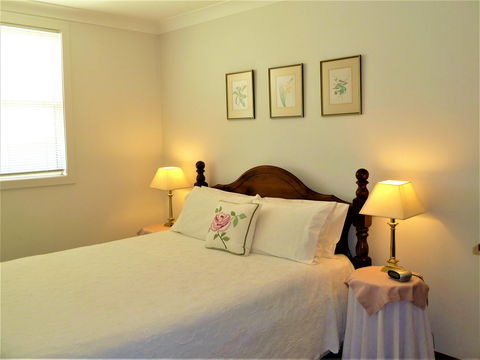 Anglea House Bed And Breakfast - Tourism Search 1