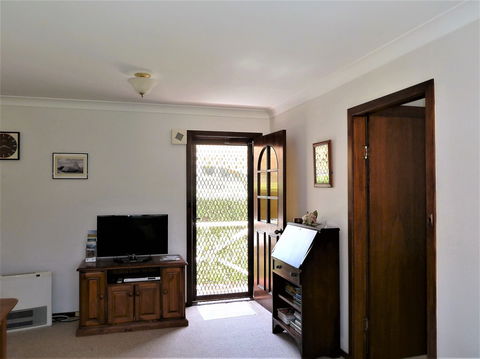 Anglea House Bed And Breakfast - Tourism Search 2