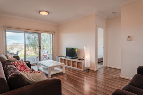 Aruma Executive Holiday Home - Tourism Search 2