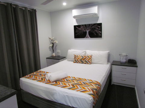 Alex Beach Cabins And Tourist Park - Tourism Search 2